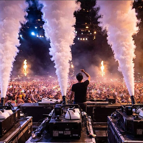 ���-������